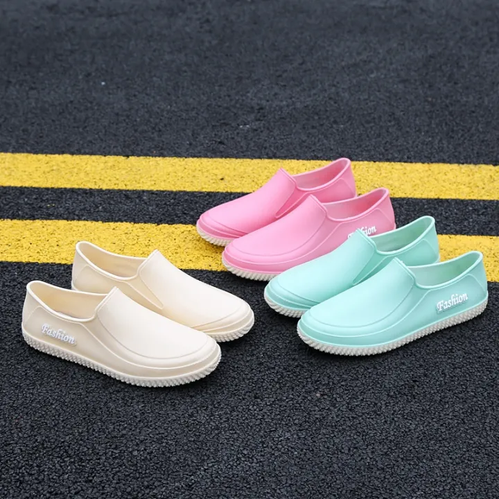New%20Summer%20Rain%20Boots%20Women's%20Fashion%20Outerwear%20Low-Top%20Water%20Shoes%20Women's%20Rain%20Boots%20Short%20Tube%20Rubber%20Shoes%20Non-Slip%20Waterproof%20Shoes%20-%20Image%203