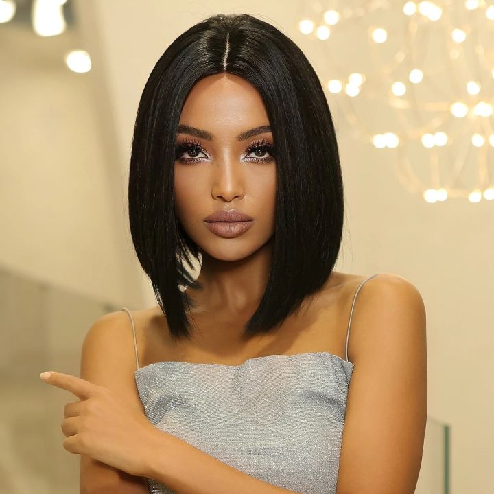 Short%20Straight%20Bob%20Black%20Wig%20Synthetic%20Natural%20Hair%20Wigs%20for%20Black%20Women%20Afro%20Middle%20Part%20Cosplay%20Daily%20Use%20Heat%20Resistant%20Fibre%20-%20Image%204