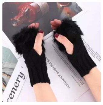 1Pair%20Fashion%20Women%20Faux%20Rabbit%20Fur%20Hand%20Wrist%20Crochet%20Knitted%20Fingerless%20Gloves%20-%20Image%204