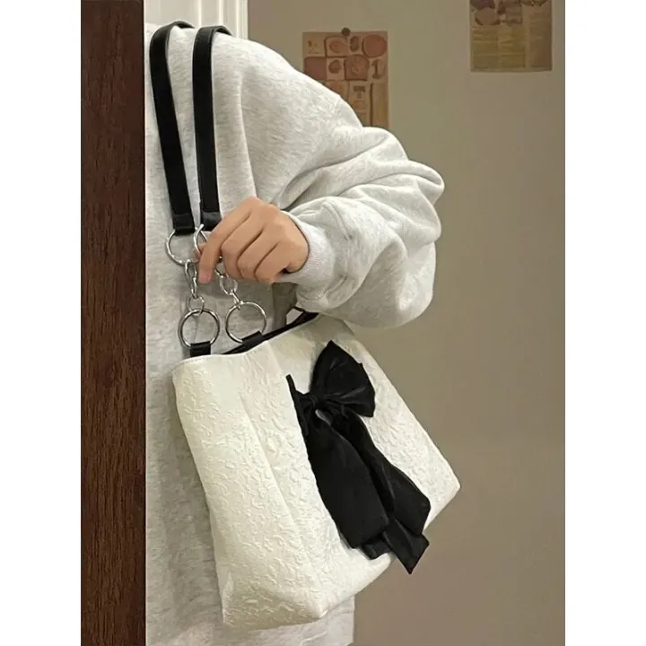 Cute%20Girl%20Bag%20Korean%20Style%20Niche%20Bow%20Tote%20Bag%20Autumn%20and%20Winter%20New%20Summer%20Large%20Capacity%20Shoulder%20Bag%20-%20Image%205
