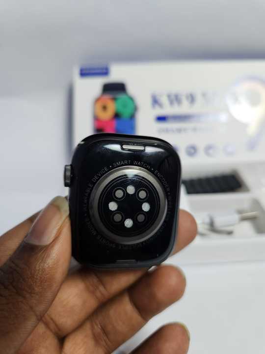 KW9%20Max%20Smartwatch%20Series%209%20Fitness%20Tracker%202.2%20inch%20-%20Image%207