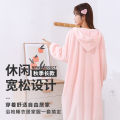 Winter long home coral velvet bathrobes, ladies can wear absorbent bath towels and thickened household hooded long-sleeved bath dresses. 