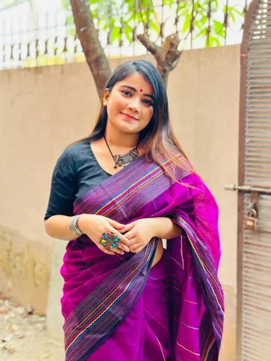 Magenta Colour Half Silk Special Sui Dhaga Katha Stitch Saree For Women