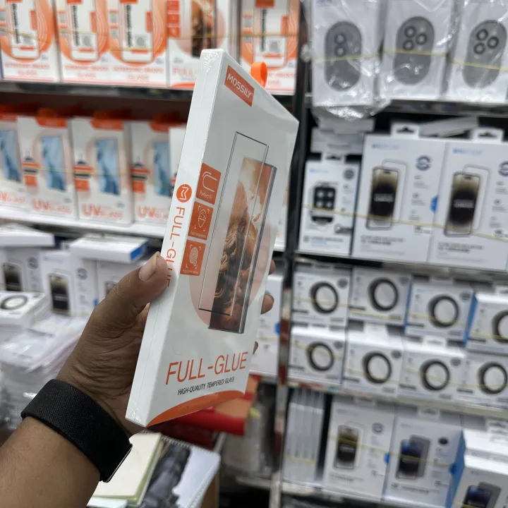 Tecno%20Camon%2040%20Pro%20(A+%20GRADE)%20Premium%20UV%20Tempered%20Glass%20Screen%20Protector%20Curved%20with%20Liquid%20Glue%20and%20Full%20Glue%20-%20Image%203