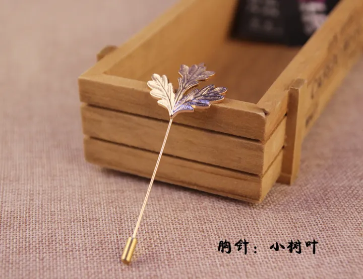 Maple%20Metal%20Leaf%20Lapel%20Pin%20Brooch%20For%20Men%20&%20Women%20Fashion%20Accessories%20-%20Image%203