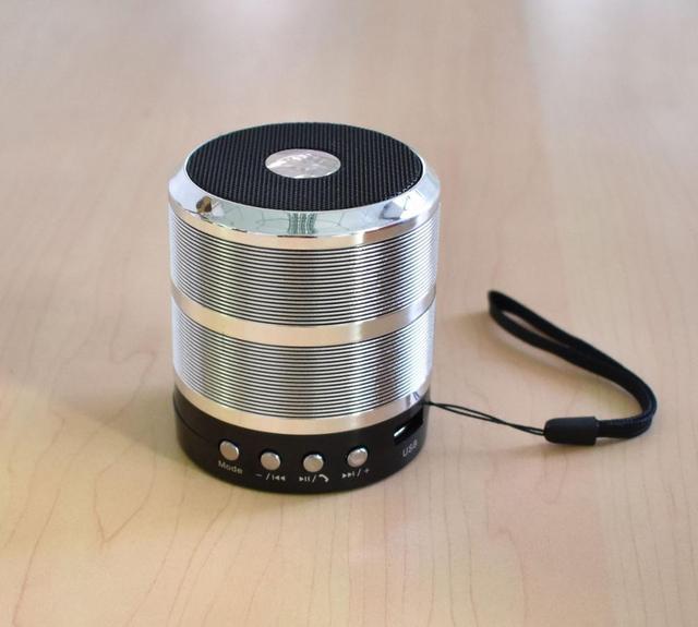 Wireless%20Speaker%20Metal%20Mini%20Wireless%20Portable%20Subwoof%20Sound%20Loudspeaker%20Support%20TF/USB/FM/Hands-Free%20Multifunction%20-%20Image%202