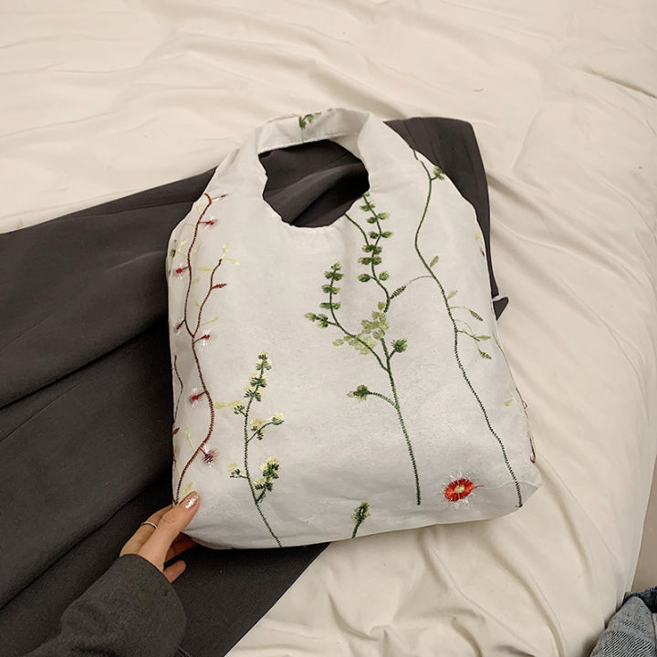 Lace%20flowers,%20dopamine%20vest,%20armpit%20bag,%20Korean%20makeup%20bag,%20shopping%20large%20capacity%20one%20shoulder%20-%20Image%206