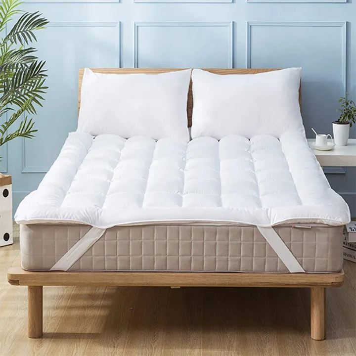 4/7%20Feet%20Deluxe%20Mattress%20Topper%20-%20Image%203