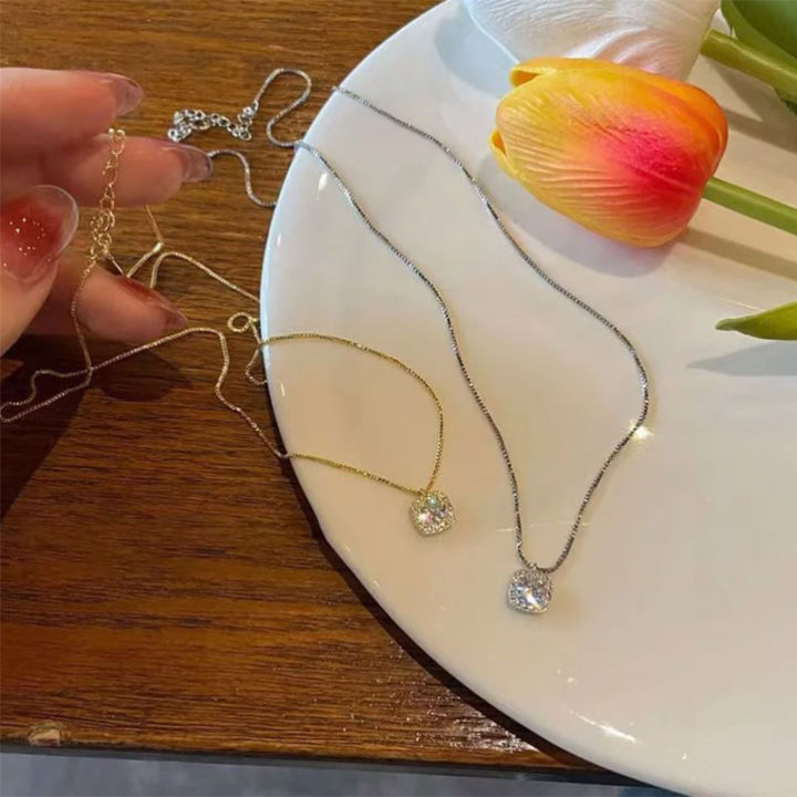 Square%20Zircon%20Necklace%20Women's%20Fashion%20High-End%20Light%20Luxury%20Simple%20Temperament%20Clavicle%20Chain%20Jewelry%20To%20Send%20A%20Friend%20Gift2023%20-%20Image%205