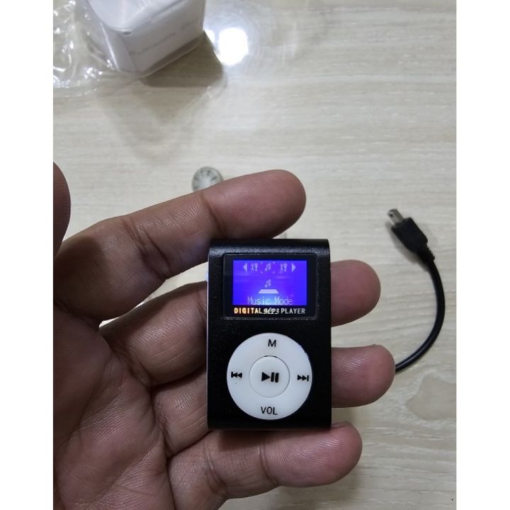 AR02%20Mini%20MP3%20Player%20With%20Display%20-%20Image%204