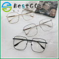 Square metal glasses frame retro literary polygonal flat mirror square big frame glasses.