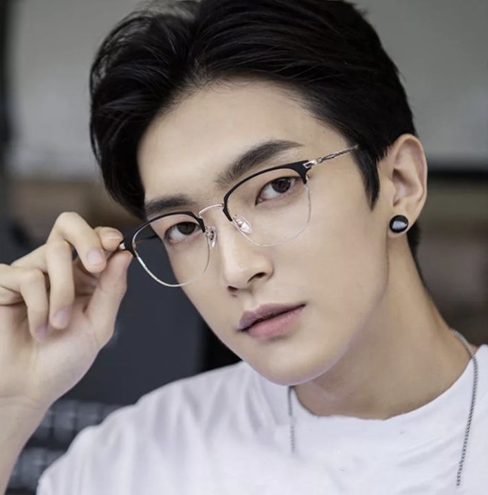 Metal%20Frame%20Stylish%20Optical%20Fashionable%20Glasses%20for%20Men%20and%20Women%20-%20Image%202