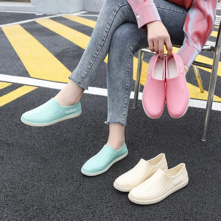 New%20Summer%20Rain%20Boots%20Women's%20Fashion%20Outerwear%20Low-Top%20Water%20Shoes%20Women's%20Rain%20Boots%20Short%20Tube%20Rubber%20Shoes%20Non-Slip%20Waterproof%20Shoes%20-%20Image%204