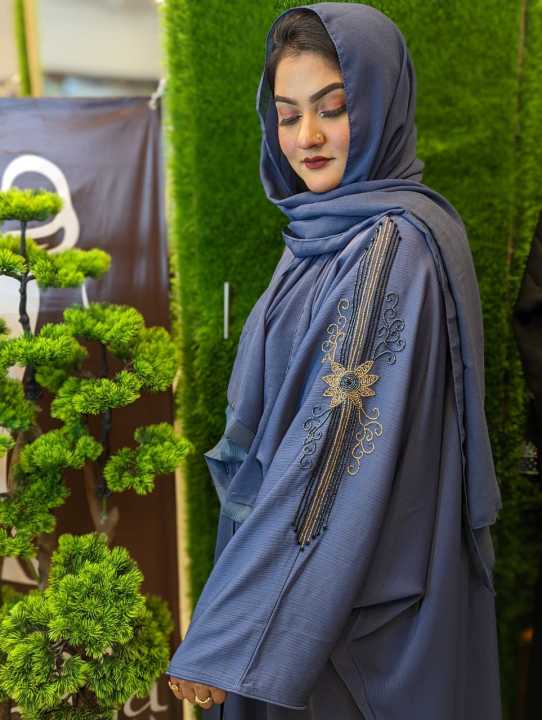 STYLISH%20Women's%20Beautiful%20DUBAI%20Zoom%20Fabric%20%20Abaya%20-%20Image%202