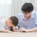 CELESTRON LED Lighted Pocket Microscope with 60X 20X tepless Zoom CXJ.