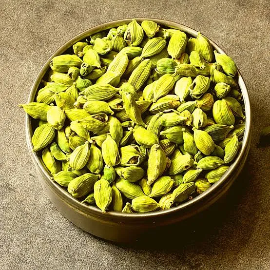 Green%20Cardamom%20Pods%20-%2025g%20elachi%20-%20Image%202
