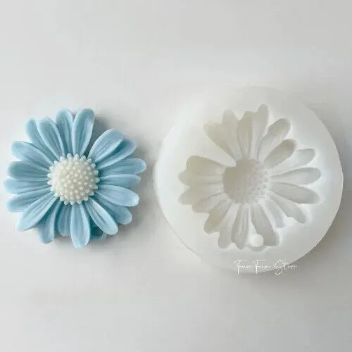Silicone%20Daisy%20Candle%20Mold%20%E2%80%93%20Sunflower%20Flower%20Mold%20for%20Candle,%20Soap,%20Resin,%20Chocolate%20&%20DIY%20Craft%20-%20Image%206