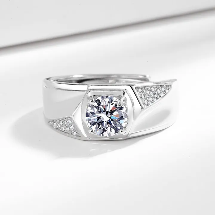 1%20Carat%20Imitation%20Moissanite%20Ring%20Fashionable%20Men's%20Open%20Finger%20Band%20Full%20Zircon%20Open%20Ring%20for%20Men%20Sparkling%20Index%20Finger%20Band%20-%20Image%204