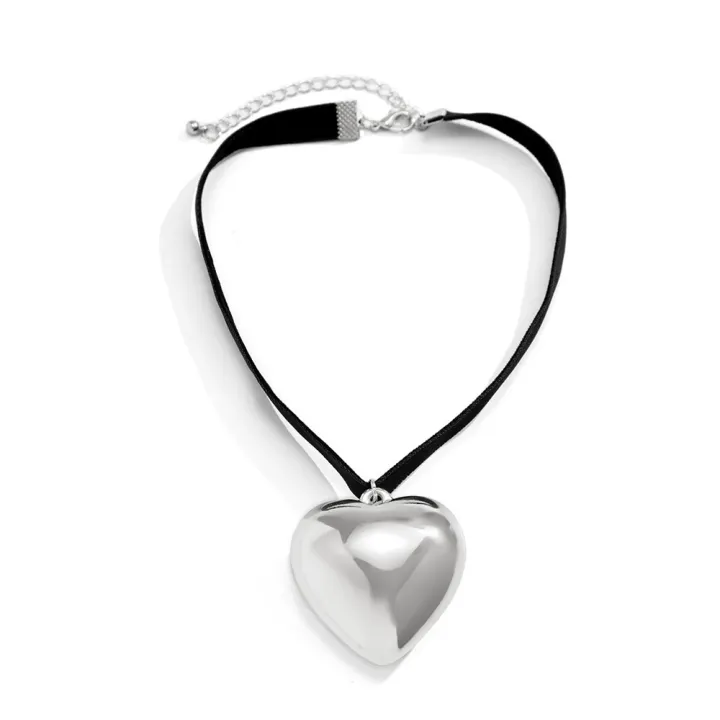 Heart%20Pendant%20Necklace%20Female%20Fashion%20Love%20Choker%20Necklace%20Collar%20Women%20Heart%20Choker%20Necklaces%20-%20Image%202