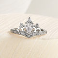 Xiaohongshu has the same style of fugitive princess crown ring, female opening, adjustable high-end niche design sense wedding ring.