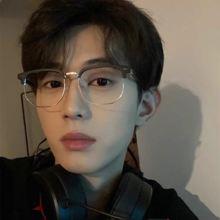 Anti-Blu-ray Myopia Glasses Male Student University Style 2024 New Half Frame Eyebrow Frame Glasses Frame