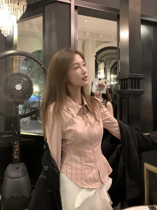Striped%20Shirt%20for%20Women%20Autumn%20New%20Niche%20Design%20Zipper%20Slim%20Fit%20Slimming%20Sweet%20Youth%20-%20Image%205