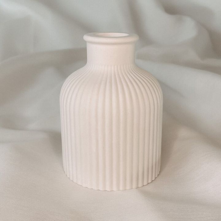 Ribbed%20round%20turbine%20vase%20mini%20for%20home%20and%20living%20room%20decoration%20combo(set%20of%202%20vase%20and%20a%20tray)%20-%20Image%203
