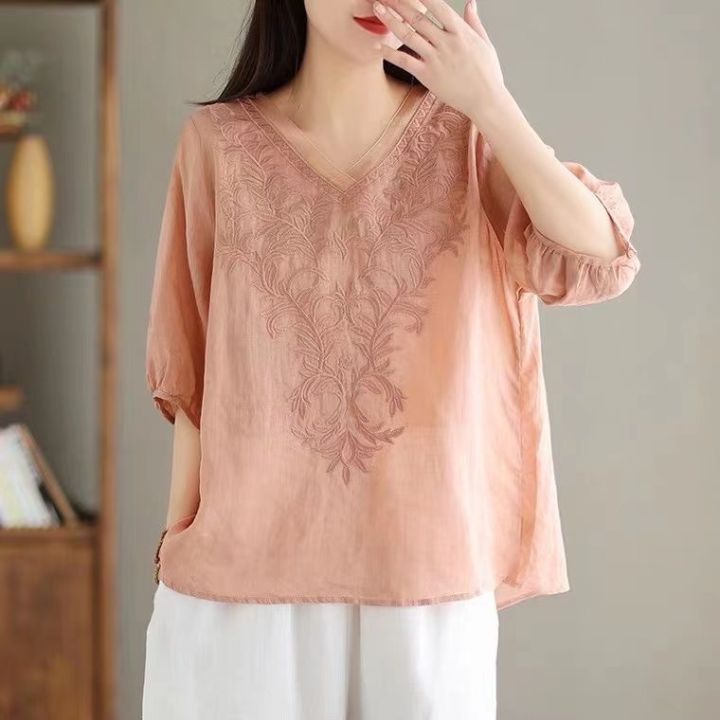 Cotton linen short sleeved t-shirt for summer wear, new V-neck embroidered artistic loose thin design, slim fit and slimming, plus size women's clothing