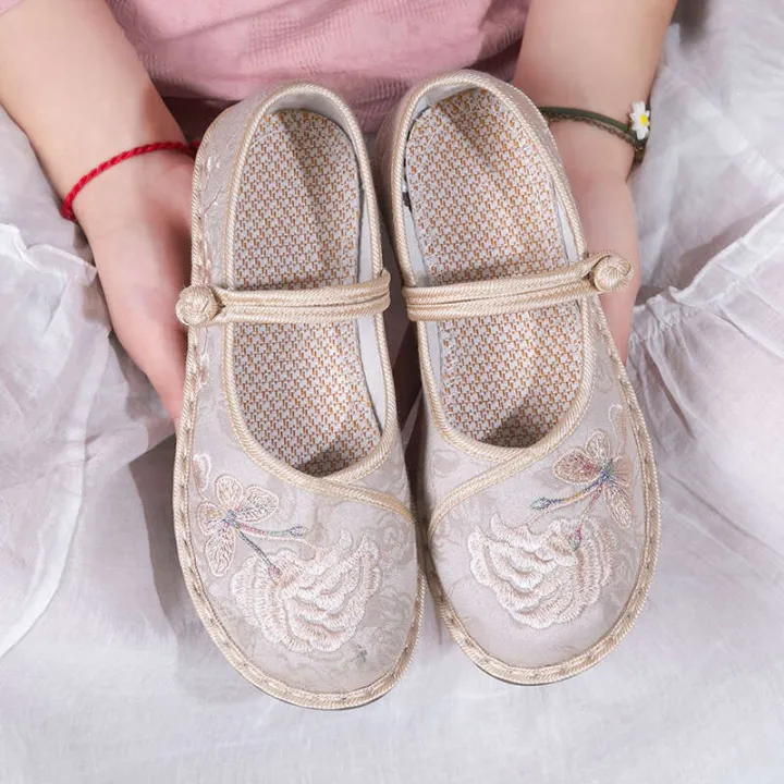 2022%20New%20Old%20Beijing%20Cloth%20Women's%20Fashion%20Handmade%20Embroidered%20Hanfu%20Ethnic%20Style%20Soft%20Sole%20Mom%20Single%20Shoes%20-%20Image%202