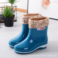 Xunlai fashion medium water shoes for women, pastoral summer, fruit green rubber shoes, kitchen anti-slip water boots, mother shoes, labor protection shoes for women.