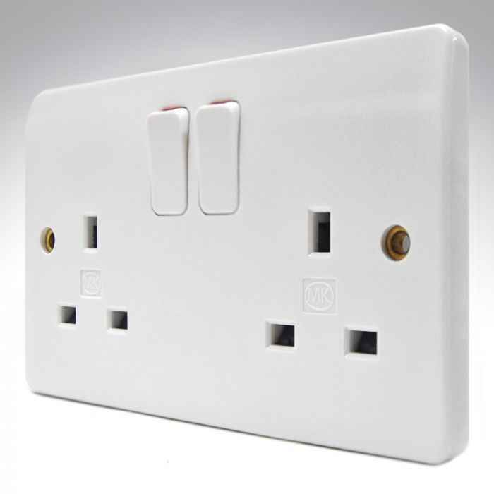 MK%20Made%20in%20UK%20LOGIC%20PLUS%2013A%203%20Pin%20Flat%20Dual%20Outlet%202%20Gang%20Socket%20with%20Switch%20Three%203Pin%20-%20Image%203