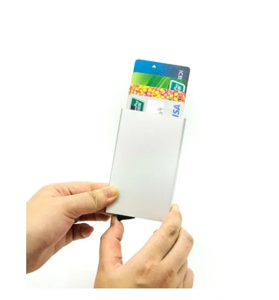 Aluminium%20ID%20Credit%20Card%20Holder%20Case%20Bank%20Men%20Credit%20Card%20Box%20-%20Image%204