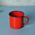 rust free good 370ml unbreakable nostalgic cookable heatable enamel tea mug with lid blue rim on mug and lid.