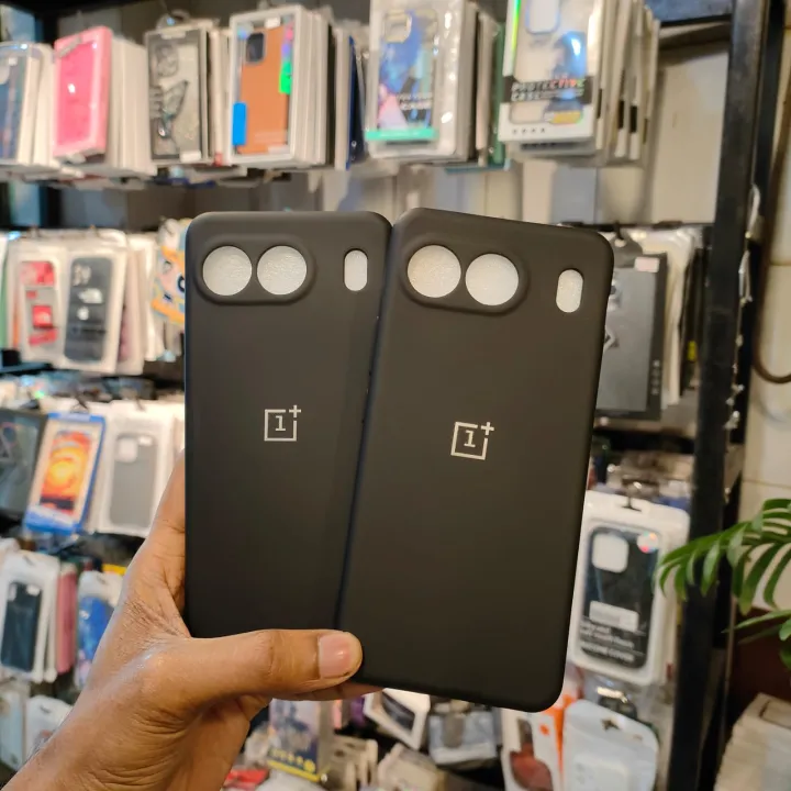 For%20OnePlus%20Nord%204%20Stylish%20and%20Protective%20Logo%20Silicone%20Mobile%20Cover%20Casing-E-Store%20-%20Image%202