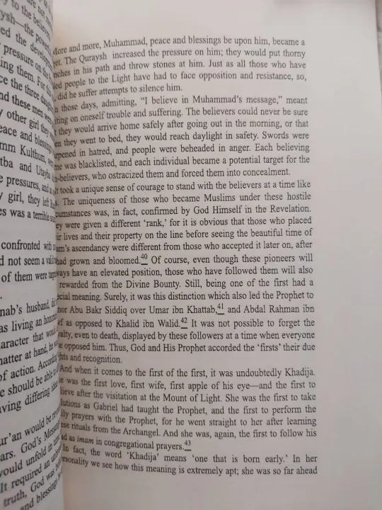 Khadija:%20The%20First%20Muslim%20and%20the%20Wife%20of%20the%20Prophet%20Muhammad%20by%20Re%C5%9Fit%20Haylamaz%20(Premium%20Quality%20Paperback)%20-%20Image%204