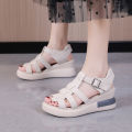 Cut-out buckle sandals women's outerwear 2022 summer new open toe casual vintage flat roman shoes sandals wholesale.