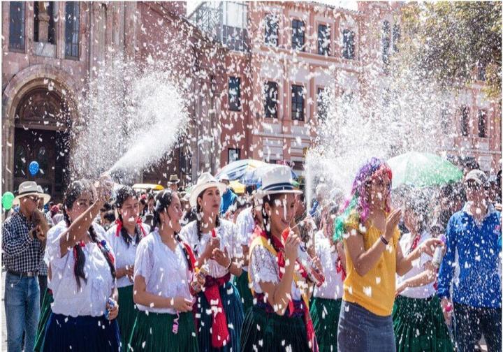 Snow%20Party%20Spray,%20Birthday%20Party%20Spray%2030gm,%20Festival%20Birthday%20wedding%20Anniversary%20Celebration%20Party%20Snow%20Spray%20-%20Image%204