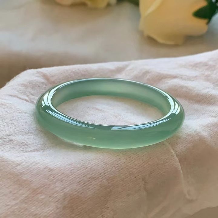 Natural%20Ice%20Agate%20Bracelet%20Round%20Flat%20Bar%20Clear%20Water%20Green%20Jade%20Bracelet%20Chalcedony%20Maiden%20Oil%20Green%20Bracelet%20Manufacturers%20Wholesale%20One%20Generation%20-%20Image%203