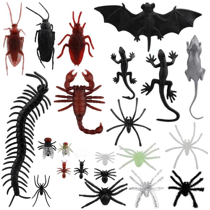 Plastic Realistic Bugs, Spider Bat Cockroach Insect Toys for Halloween Party (3+ age)