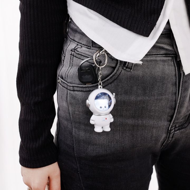 Cartoon%20Spaceman%20Light%20Glowing%20Keychain%20-Creative,Couple%20Gifts%20-%20Luminous%20Starry%20Bear%20Key%20Chain%20-%20For%20Car%20Keyring,%20Bags%20-%20Decoration%20Pendants%20-%20Cute%20Bear,Cat%20Space%20Astronaut%20-%20Image%204