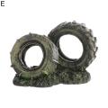 【Xiaofeng】Aquarium Landscape Realistic Appearance Hideout Decor Resin Broken Car Hiding Tank Accessories. 