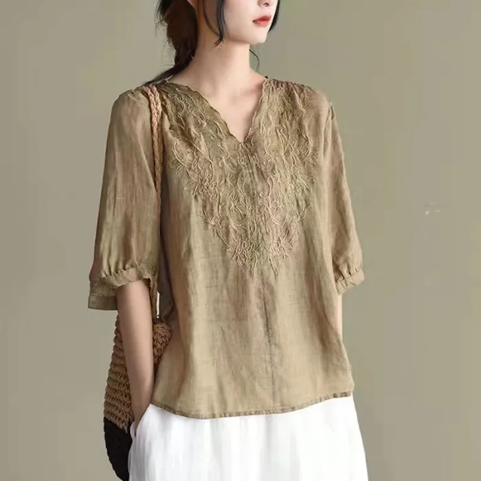 plus%20Size%20Women's%20Clothing%20New%20Retro%20Machine%20Embroidery%20Cotton%20Top%20Loose%20V%20Collar%20Half%20Sleeve%20Shirt%20Women's%20Shirt%20Pullover%20-%20Image%207