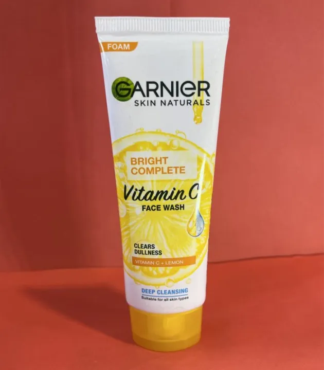 Garnier%20Bright%20Complete%20Vitamin%20C%20Face%20Wash%20-50gm%20-%20Image%202
