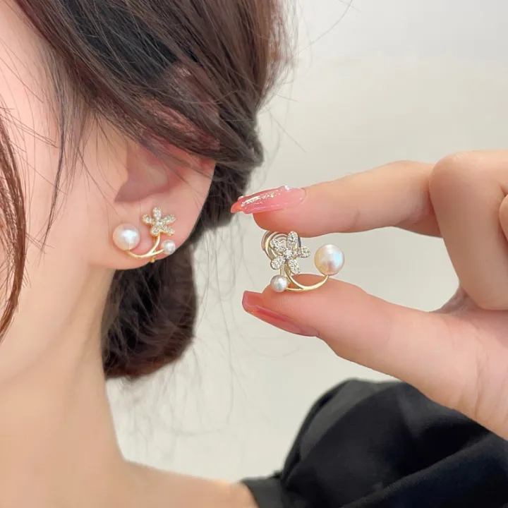 Shokhi%20Fashion%20Korean%20Earrings%20Light%20Luxury%20Flower%20Pearl%20Earrings%20for%20Girls/%20Women%20-%20Image%202
