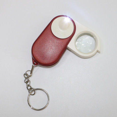Folding%20Pocket%20Magnifying%20Glass%20With%20Keyring%20-%20Image%203