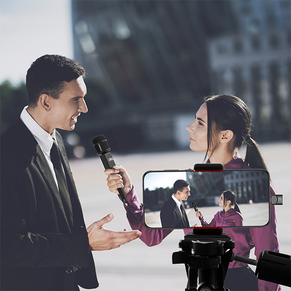 Comica%20Revo%20S%20Wireless%20Reporter%20Microphone%20-%20Image%206