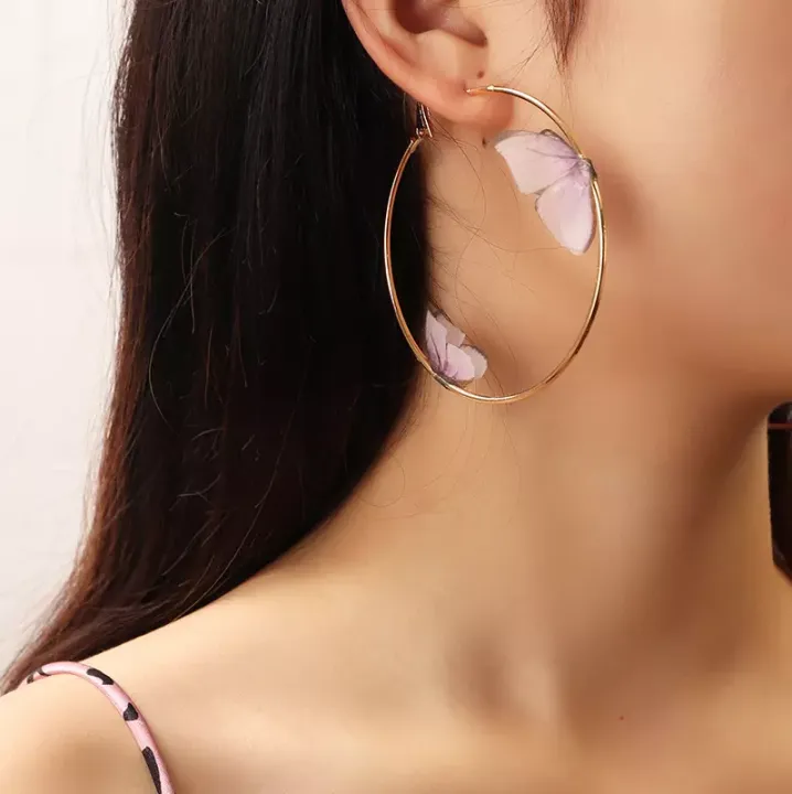 Trendy%20Big%20Hoop%20Earrings%20Aesthetic%20Butterfly%20Wing%20Earrings%20Large%20Hoop%20Earrings%20for%20Women/%20Earrings%20for%20Girls%20Simple%20Stylish%20New%20Collection%20-%20Image%202