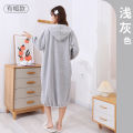 Winter long home coral velvet bathrobes, ladies can wear absorbent bath towels and thickened household hooded long-sleeved bath dresses. 