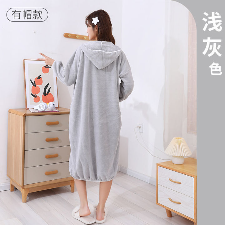 Winter%20long%20home%20coral%20velvet%20bathrobes,%20ladies%20can%20wear%20absorbent%20bath%20towels%20and%20thickened%20household%20hooded%20long-sleeved%20bath%20dresses%20-%20Image%207