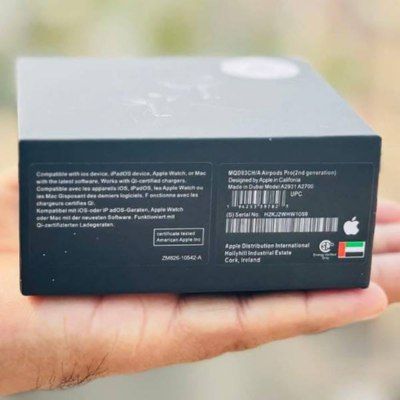 Airpods%20pro%20Black%20and%20white%20edition%20(dubai)%20-%20Image%204
